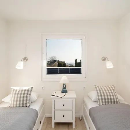 Beachside Holiday home Bliesdorf